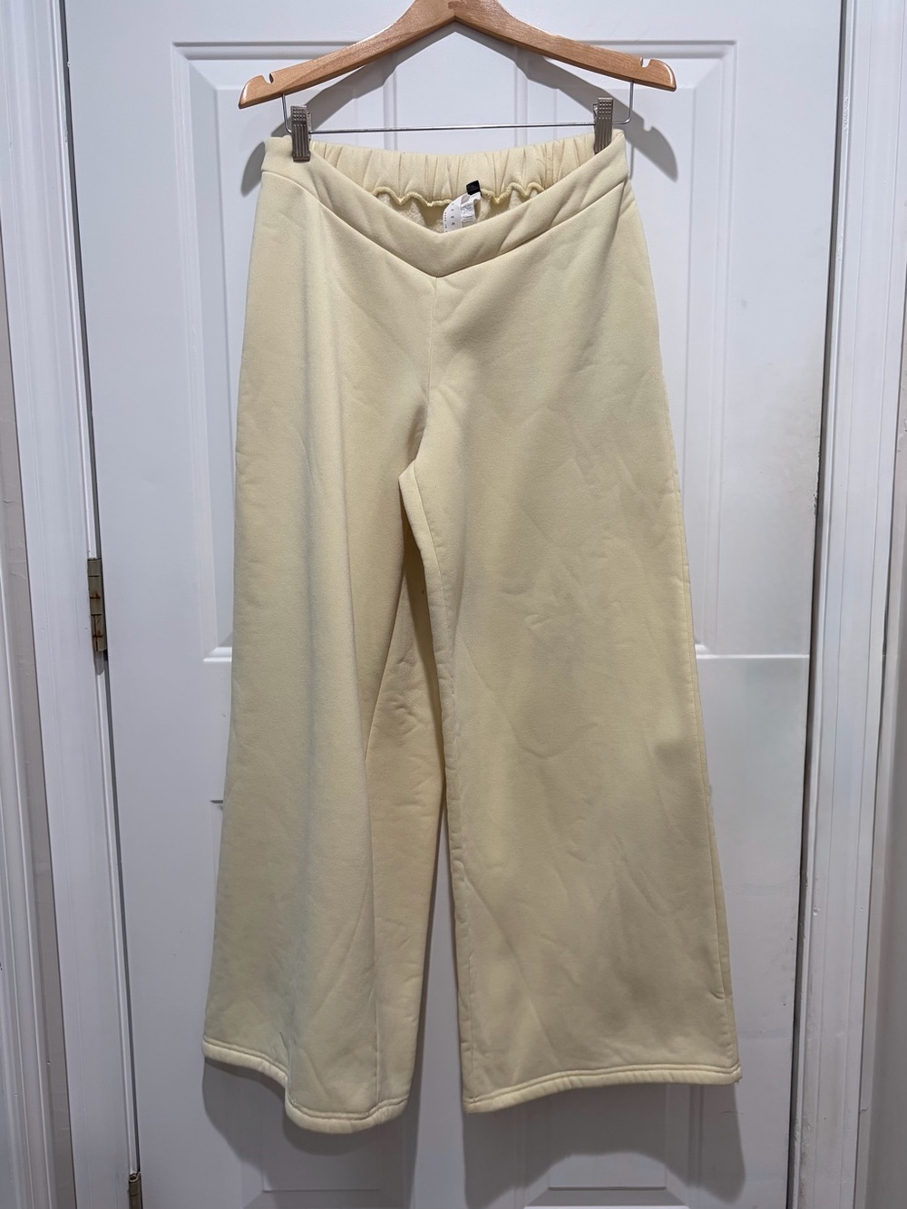 Misguided Wide Leg Sweatpants in Pale Butter Yellow